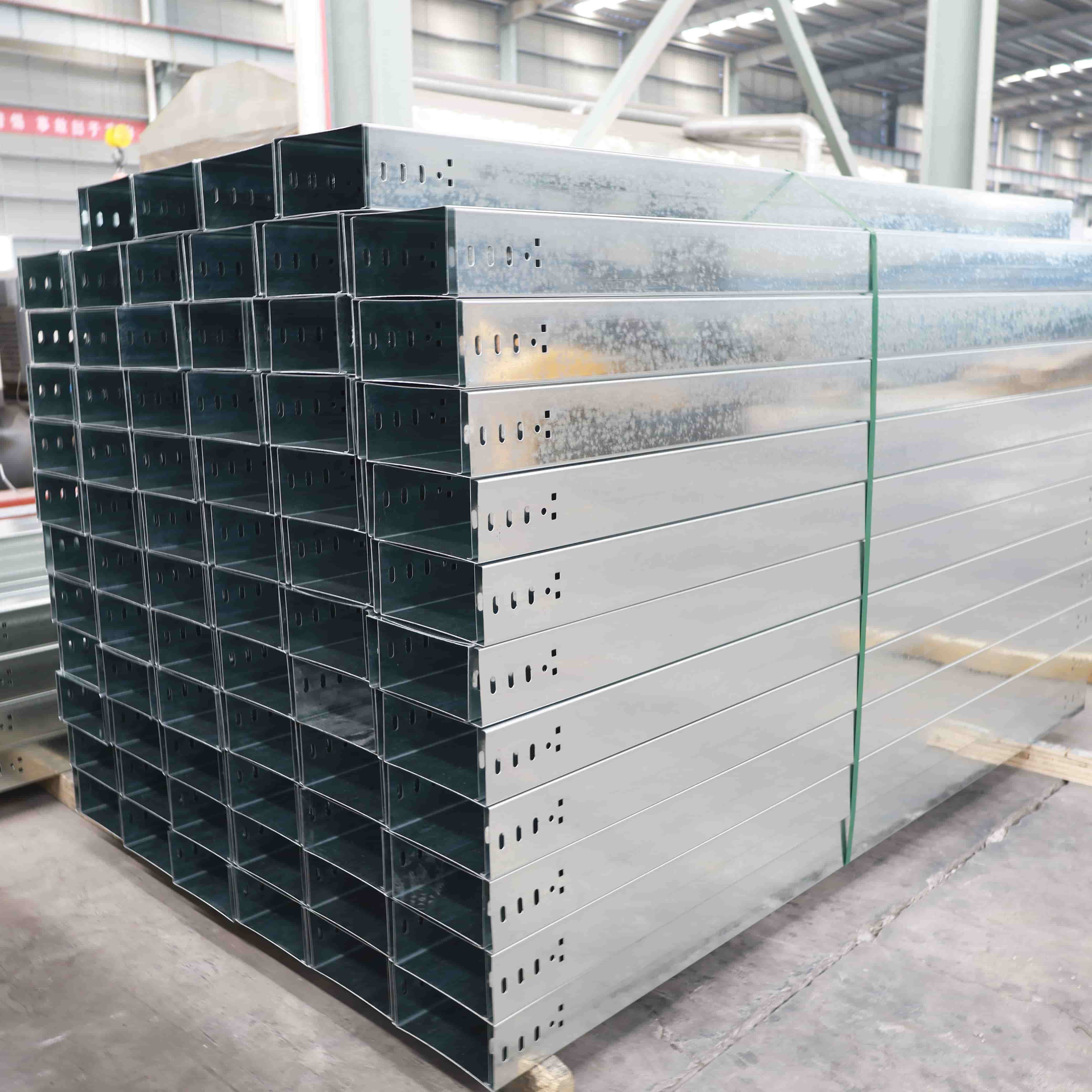 Bandeja de cabos pré-galvanizada