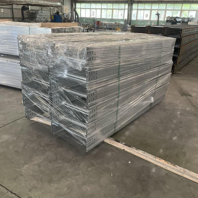 Personalização de caminhos de cabos em alumínio