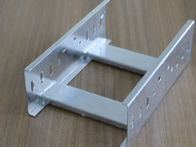 Bandeja de cabos em cascata