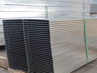 Bandeja de cabos de ligação à terra