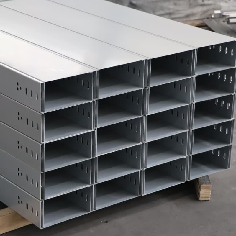 Bandeja de cabos e escada de cabos