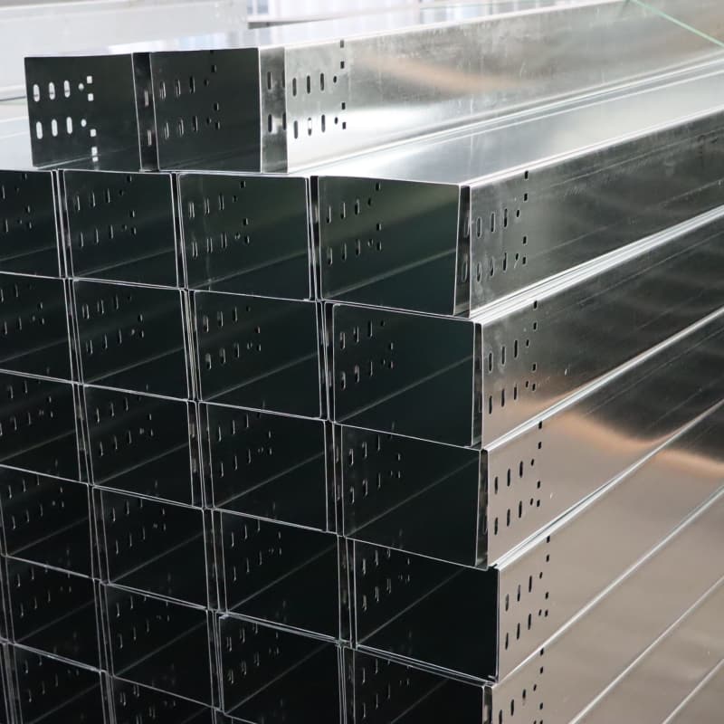 Bandeja de cabos e escada de cabos